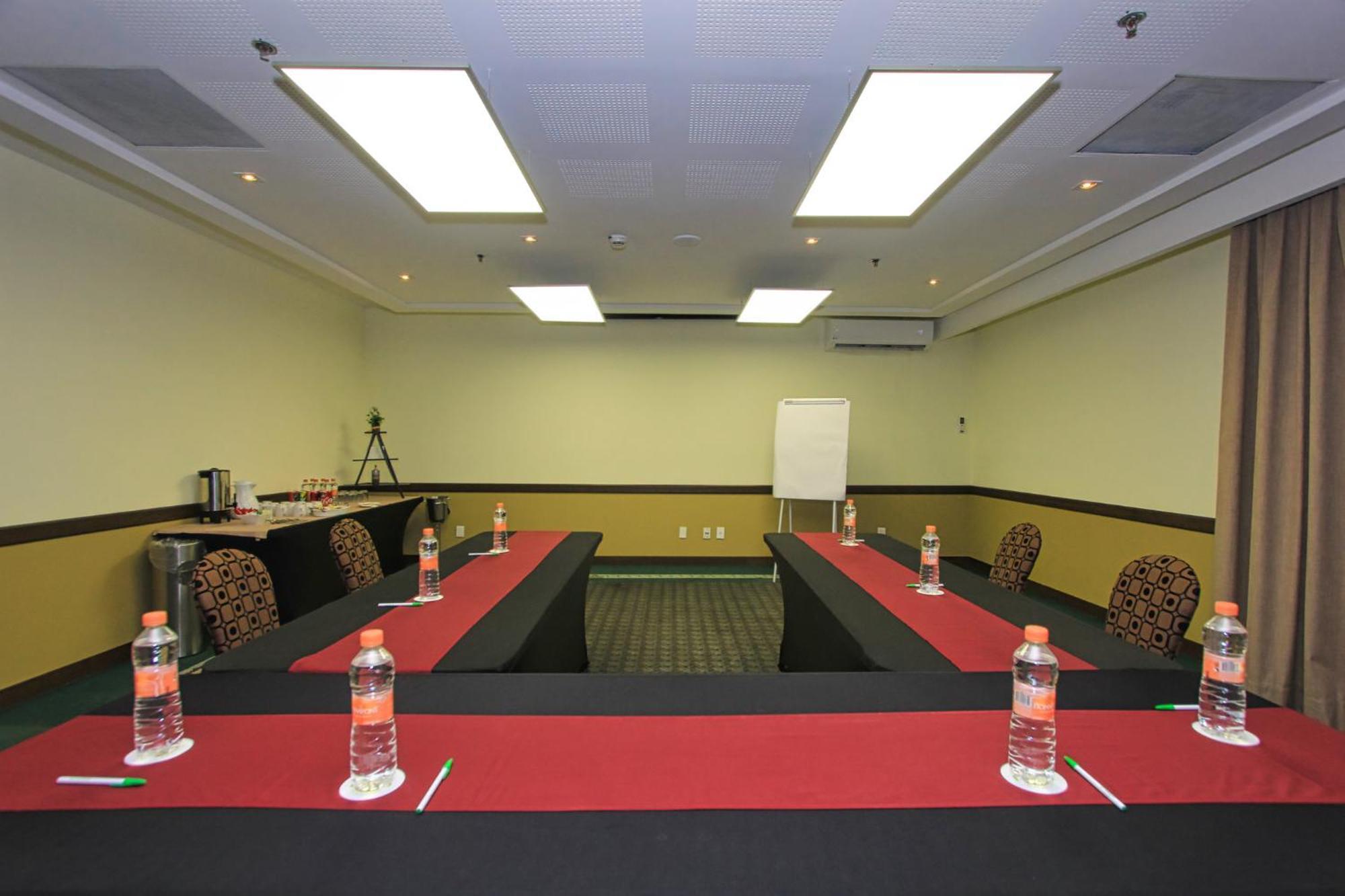 Holiday Inn Leon By Ihg León Exterior foto